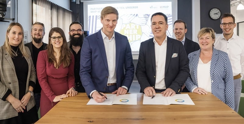 Cérémonie de signature MHP et Bee360