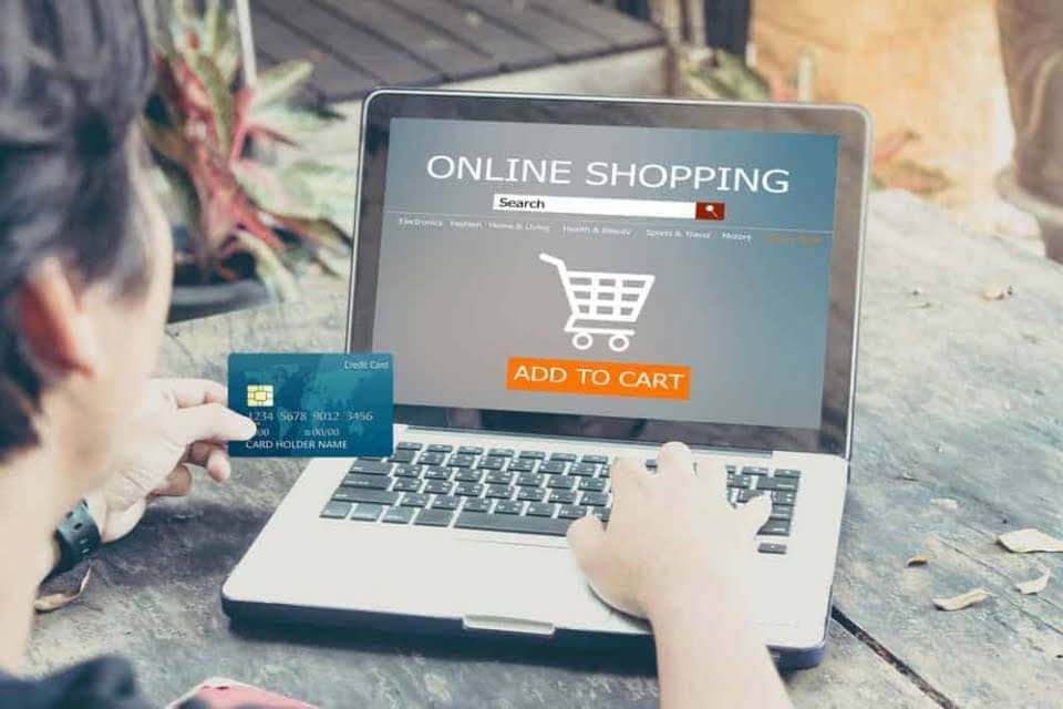 [shutterstock:571869352, panuwat phimpha]