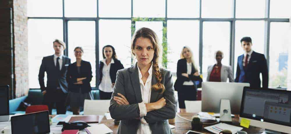 Des chasseurs de têtes superflus ?