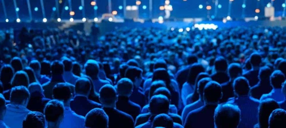 [shutterstock.com : 1110974912, Anton Gvozdikov]