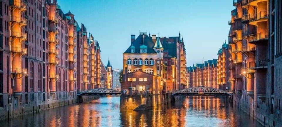 [shutterstock.com : 1193445700, canadastock]