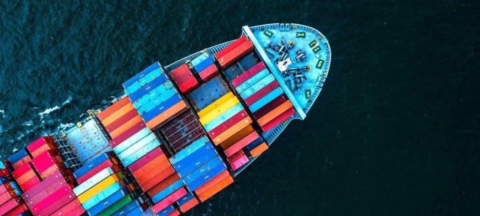 [shutterstock.com : 708817909, Avigator Fortuner]