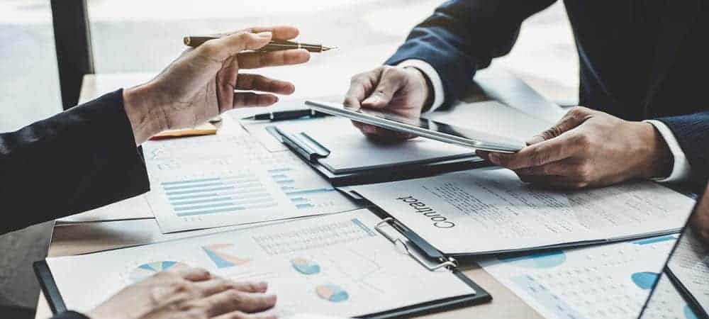 [shutterstock.com : 1262281936, Freedomz]